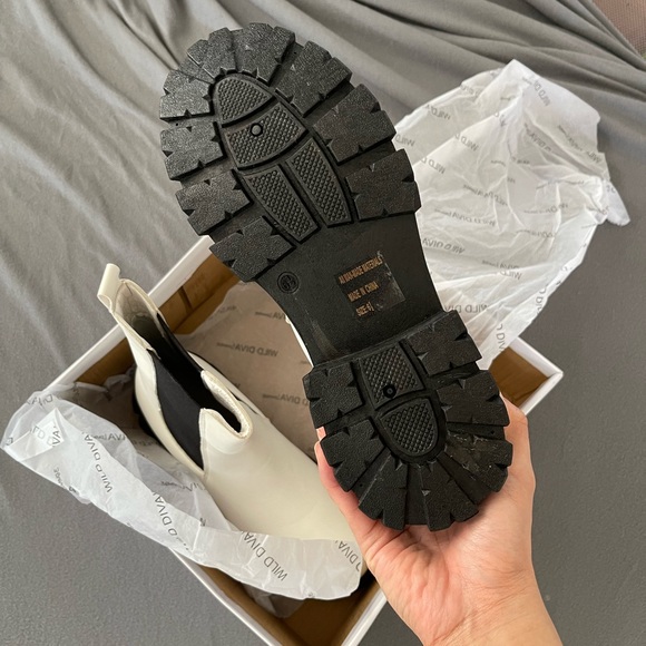 Platform Boots - Picture 6 of 6